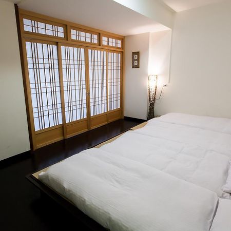 Eureka Bed & Breakfast Тайнан Екстериор снимка
