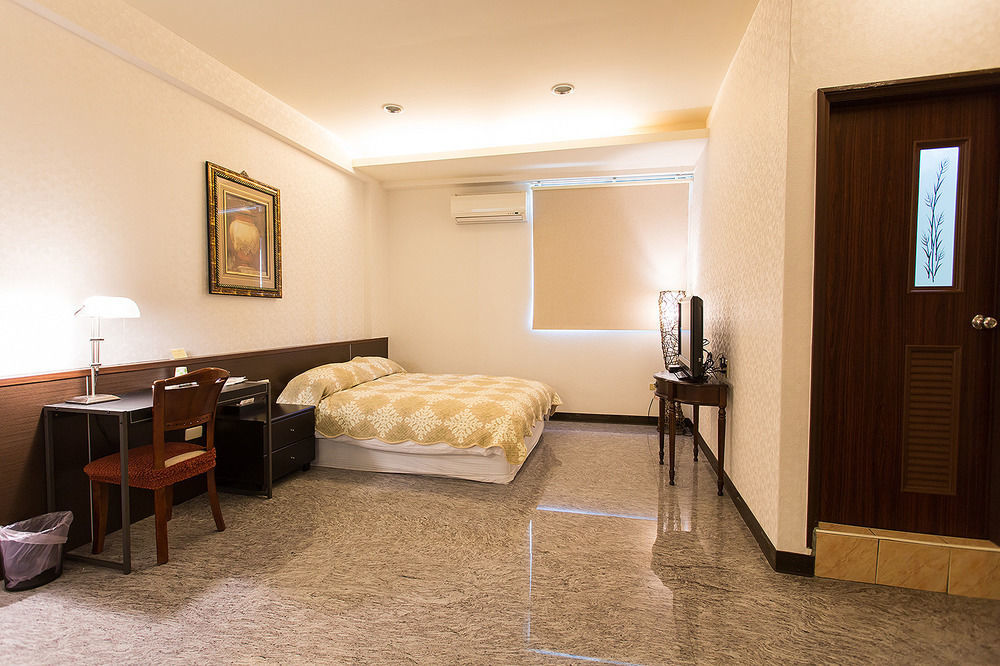 Eureka Bed & Breakfast Тайнан Екстериор снимка