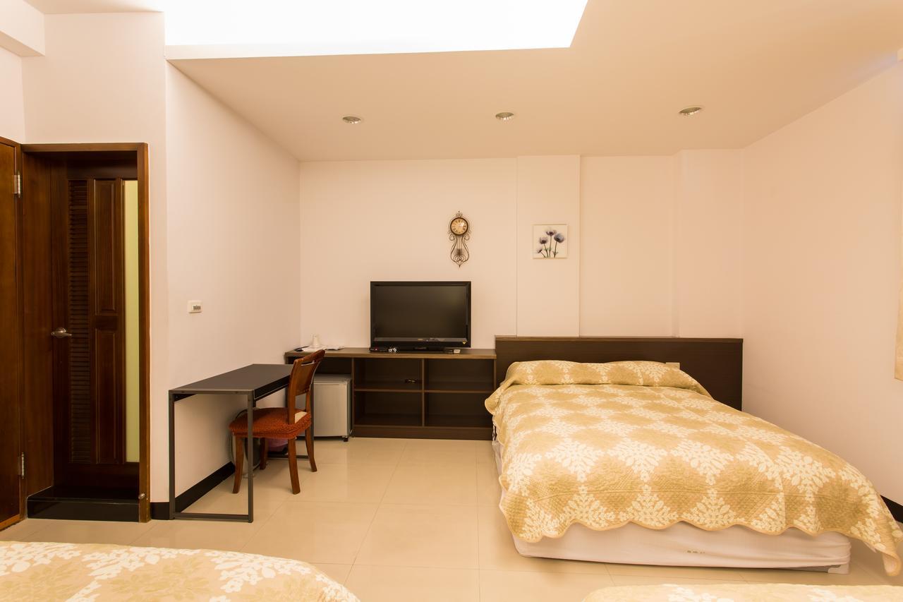 Eureka Bed & Breakfast Тайнан Екстериор снимка