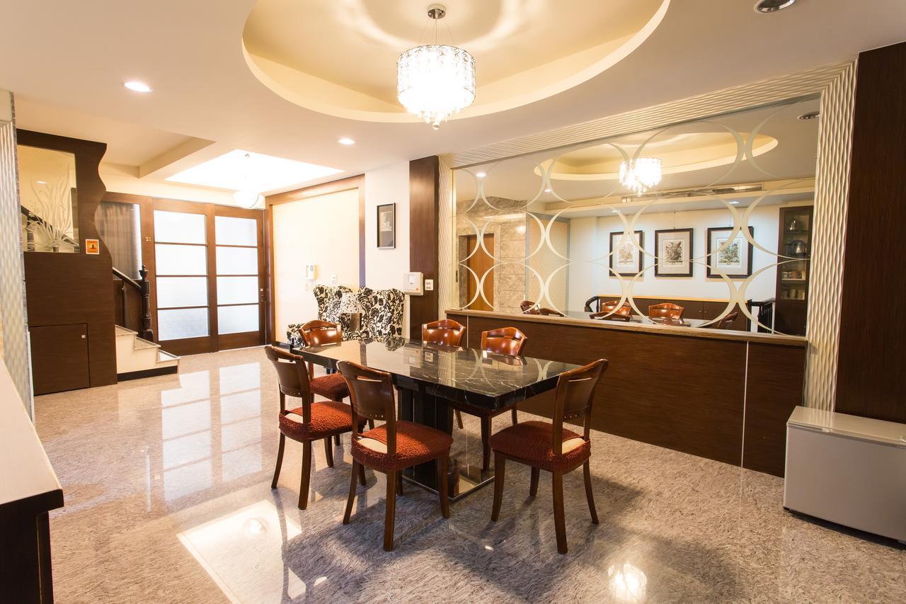 Eureka Bed & Breakfast Тайнан Екстериор снимка