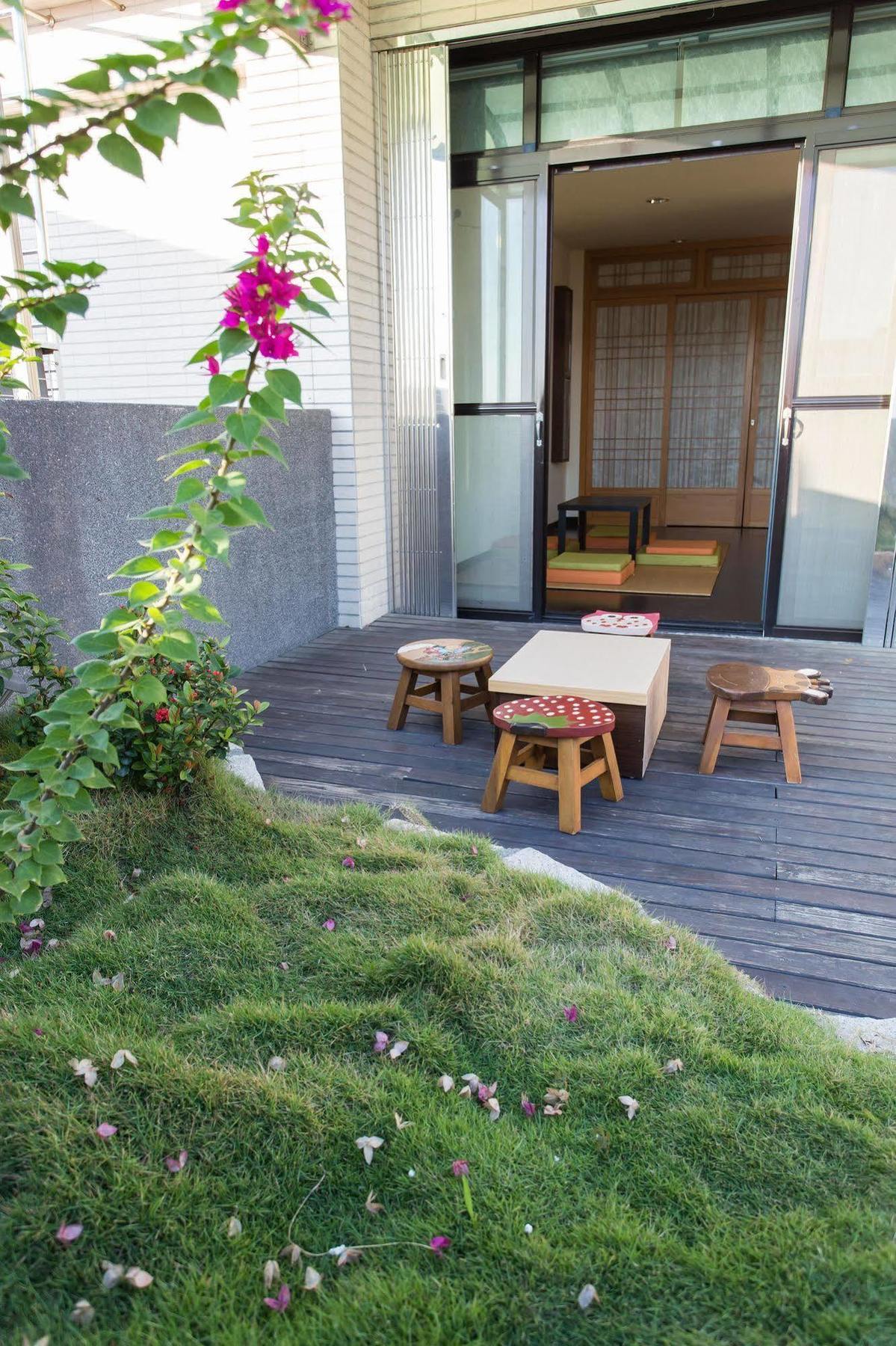Eureka Bed & Breakfast Тайнан Екстериор снимка