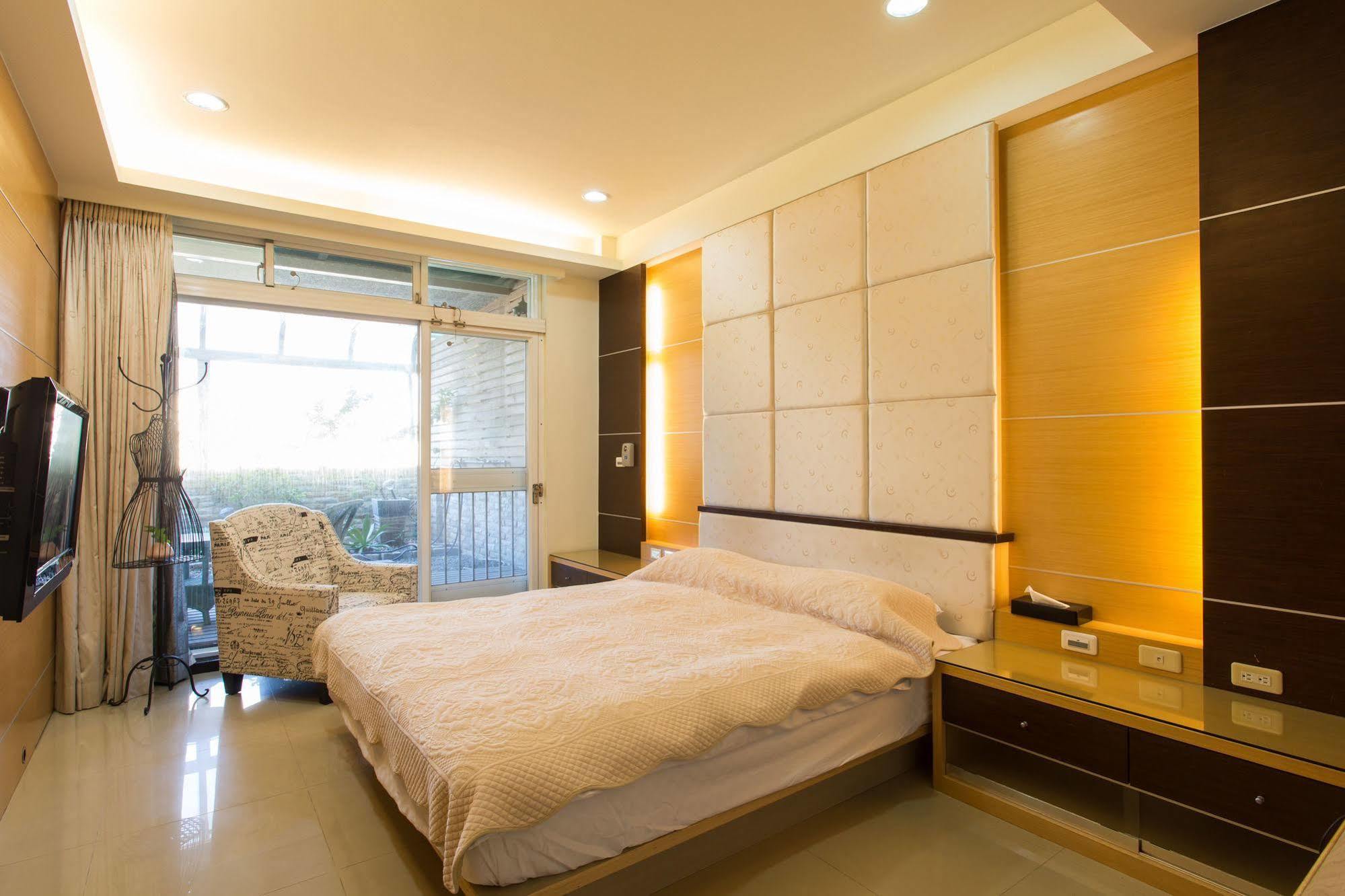 Eureka Bed & Breakfast Тайнан Екстериор снимка