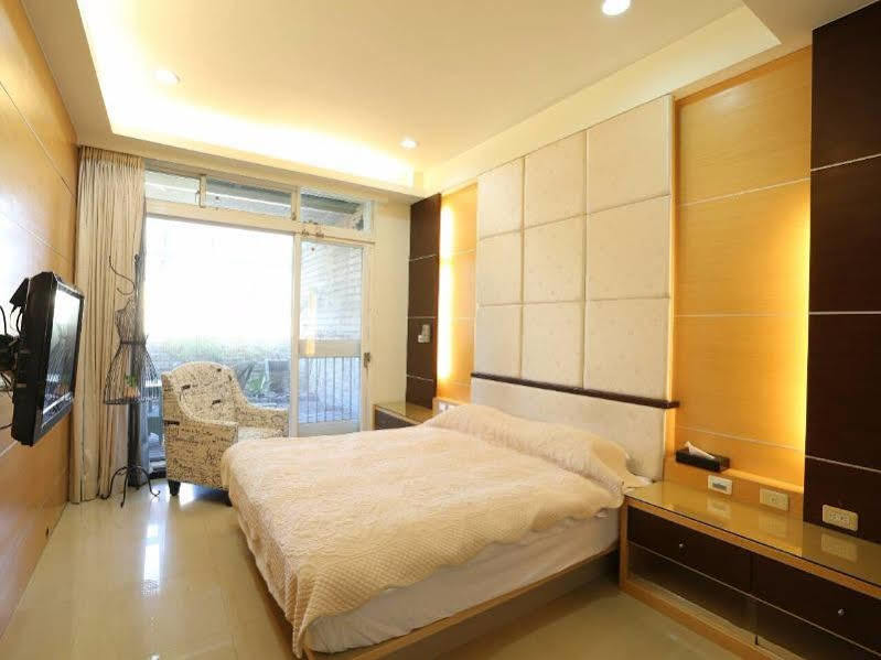 Eureka Bed & Breakfast Тайнан Екстериор снимка