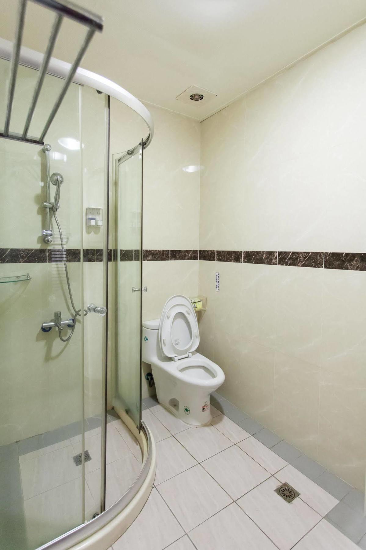 Eureka Bed & Breakfast Тайнан Екстериор снимка