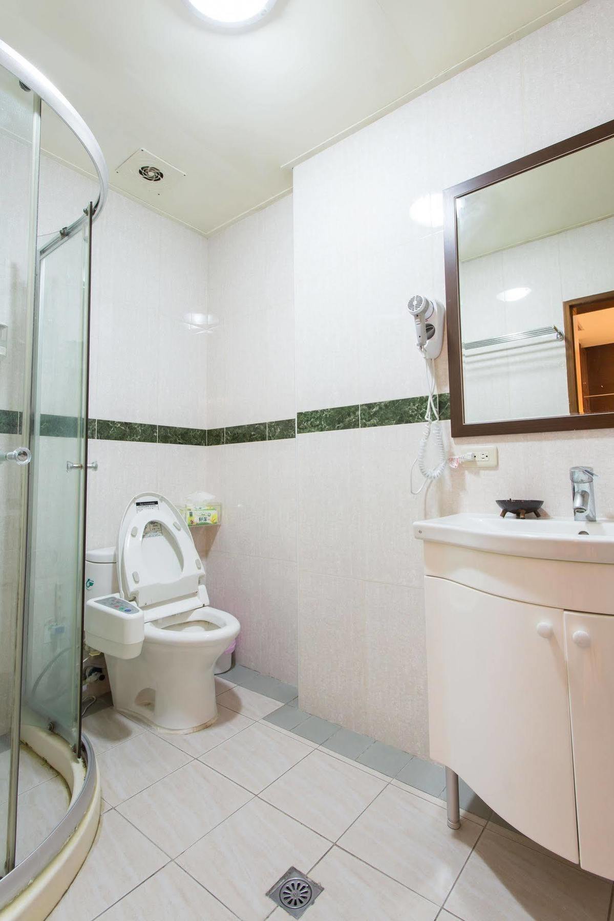Eureka Bed & Breakfast Тайнан Екстериор снимка