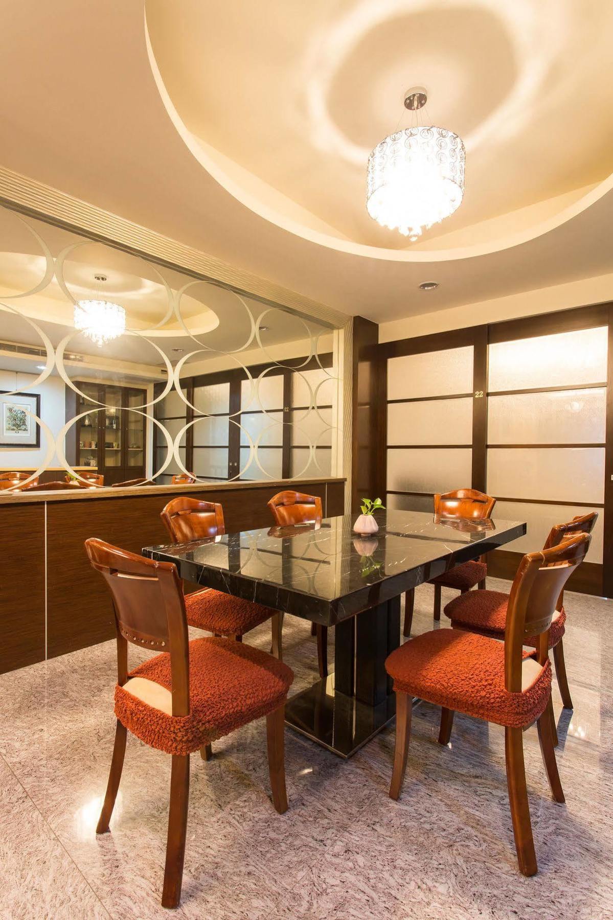 Eureka Bed & Breakfast Тайнан Екстериор снимка