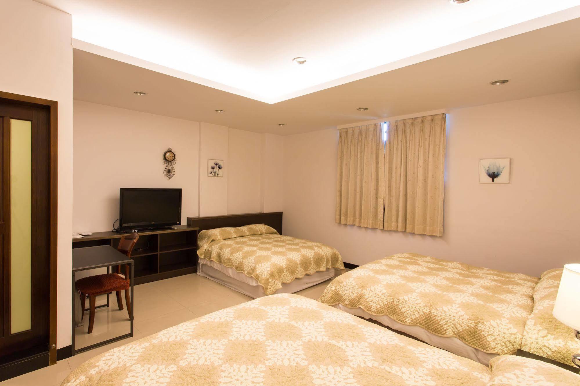 Eureka Bed & Breakfast Тайнан Екстериор снимка