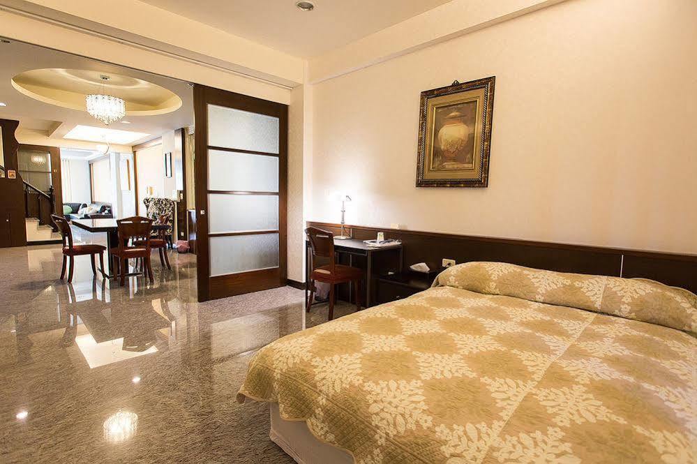 Eureka Bed & Breakfast Тайнан Екстериор снимка